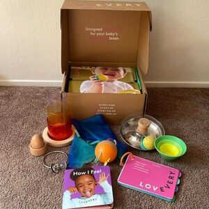 Lovevery kit 9-10 months